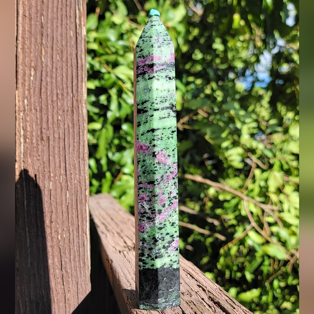 (A) NEW 7.75" UV REACTIVE RUBY ZOISITE TOWER